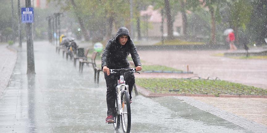 Meteoroloji'den sağanak ve kuvvetli rüzgâr uyarısı