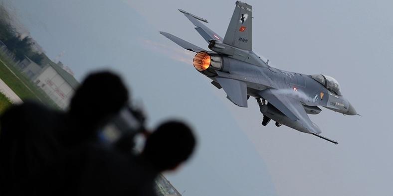 Türk F-16'ları Suriye'de