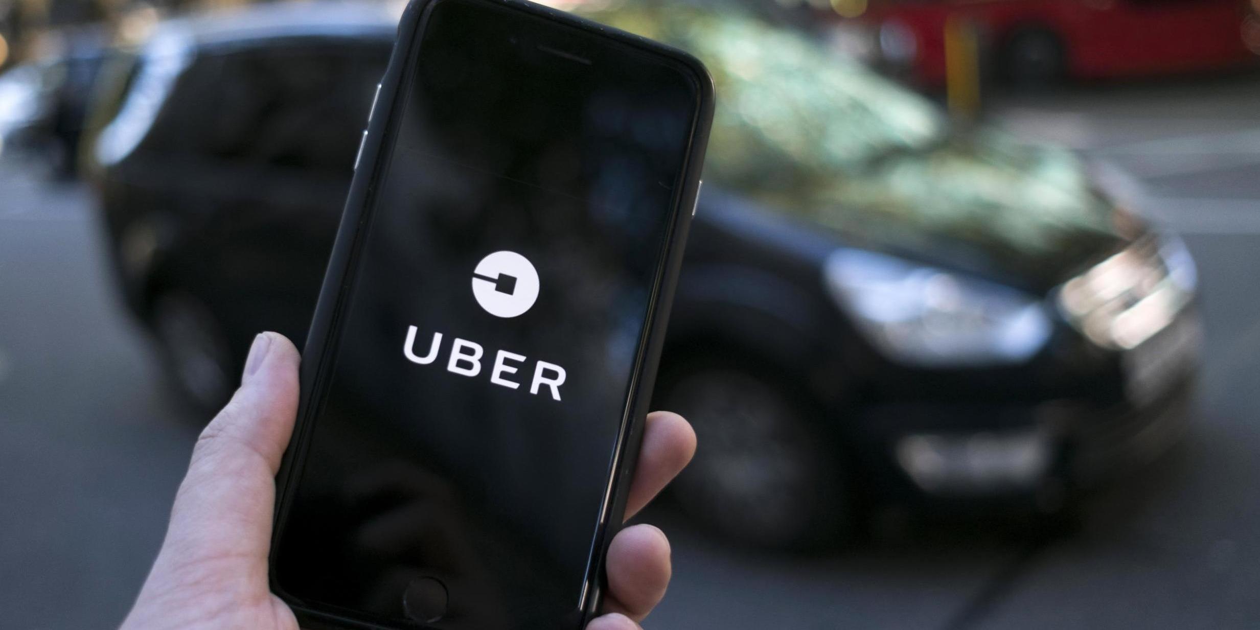 Madrid’de taksiciler Uber’i protesto ediyor