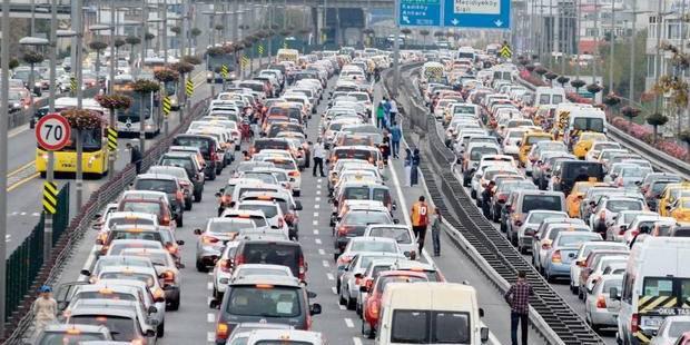 81 ilde eş zamanlı operasyon; 243 araç trafikten men edildi