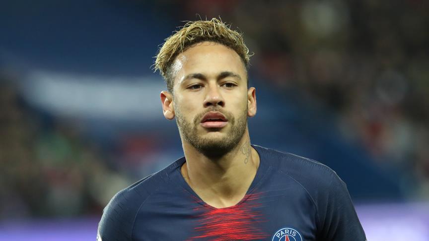 Neymar 2,5 ay forma giyemeyecek