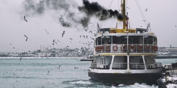 İstanbul'da lodos nedeniyle bazı vapur ile İDO seferleri iptal edildi