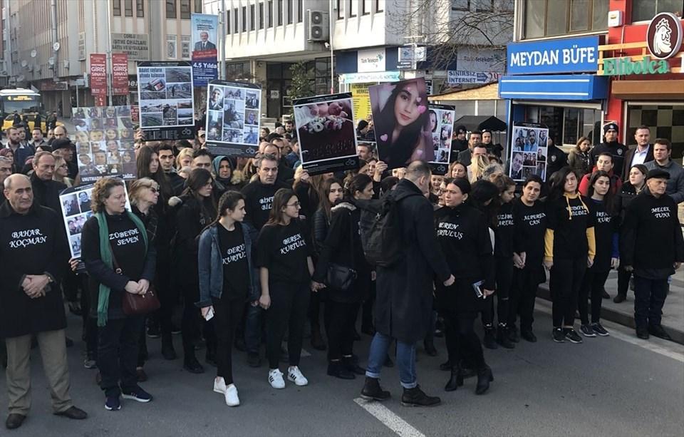 Çorlu'daki tren kazası kurbanlarının yakınları yürüdü: Siz hiç evladınızı gömdünüz mü?