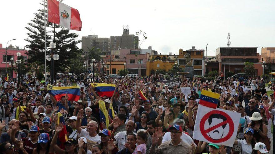 Guaido: 12 Şubat’ta protesto için sokağa çıkın