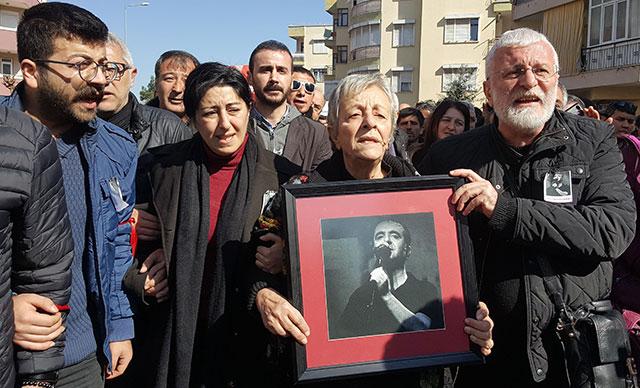 Hakan Yeşilyurt son yolculuğuna uğurlandı