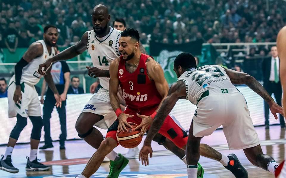 Panathinaikos-Olympiakos maçı yarıda kaldı