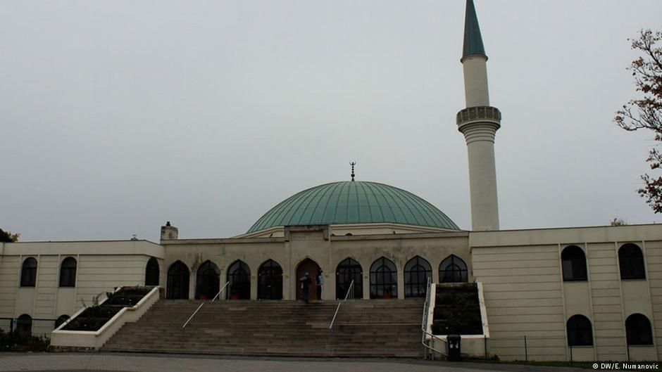 Avusturya'da mahkeme cami kapatmayı hukuka aykırı buldu