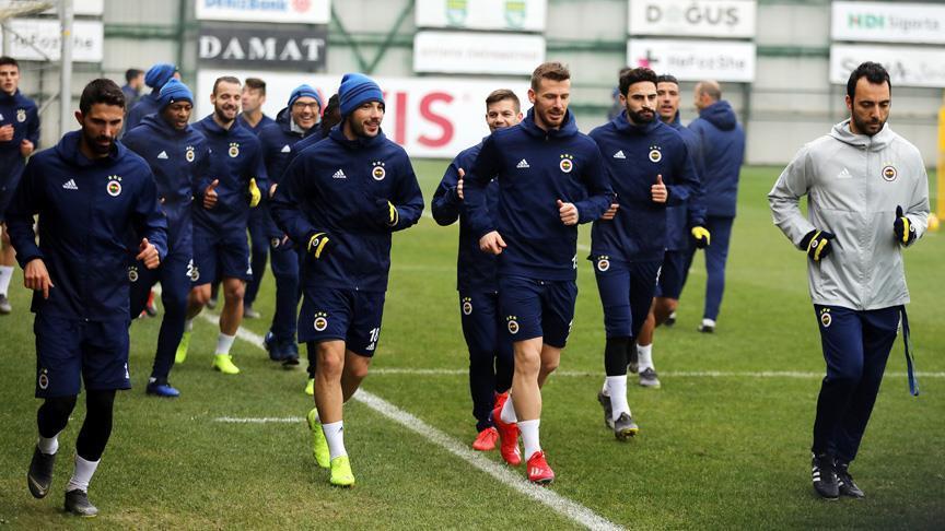 Fenerbahçe Rusya'ya 3 eksikle gitti