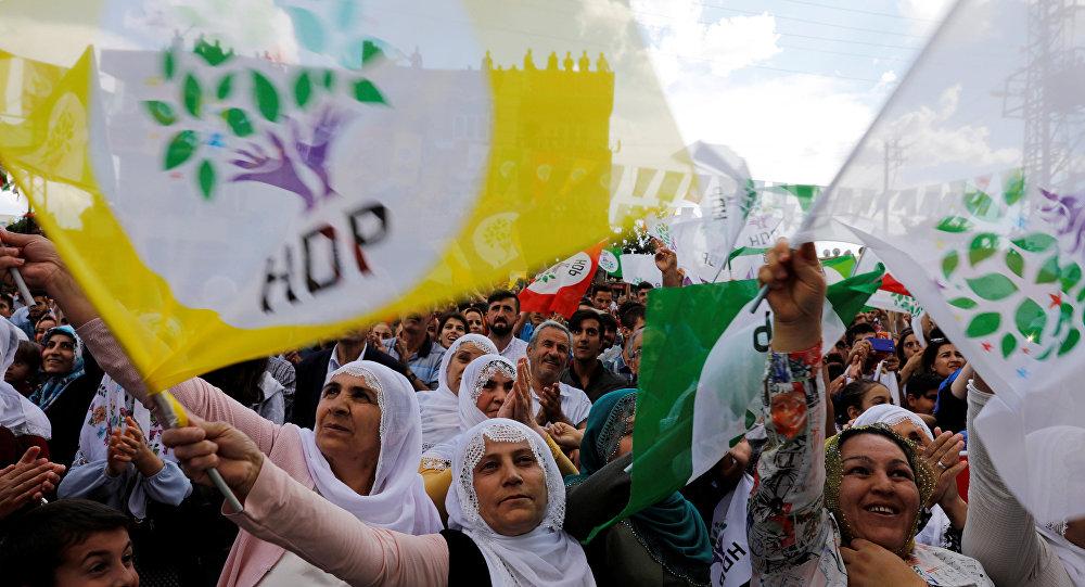 Fehmi Koru: Meğer 'beka sorunu' denilen şey HDP'nin varlığıymış 