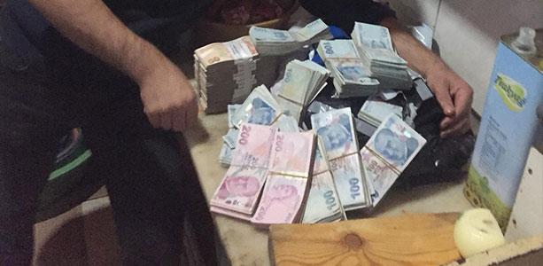 Gıda malzemeleri siparişi verdi; kolilerden  300 bin lira çıktı