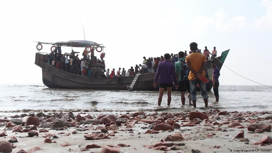 Bangladeş'in Rohingyaları adaya yerleştirme kararı tepki topluyor