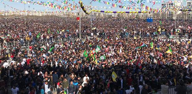 Diyarbakır’da Newroz bu yıl "Mutlaka kazanacağız" sloganıyla kutlandı