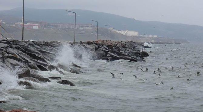 Marmara'da ulaşıma poyraz engeli