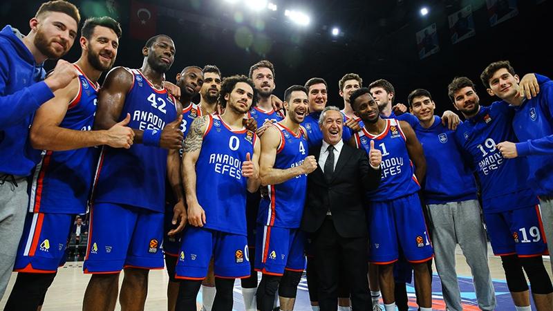 ÖZET | Anadolu Efes Barcelona'ya şans tanımadı