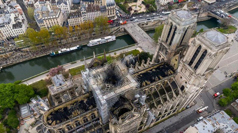 Notre Dame Katedrali'nin restorasyonu için ‘cam çatı ve çiftlik’ projesi 