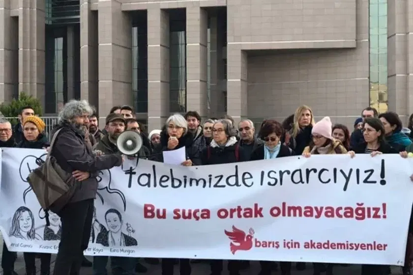 'Barış akademisyeni' Prof. Füsun Üstel'in cezası onandı: "Akademisyenlerin yeri cezaevi değil üniversite”