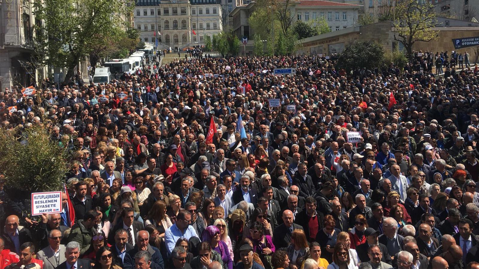 CHP İstanbul: Devlet kurumları koruyamıyorsa, örgütümüz halkımızla birlikte genel başkanımızı koruyacak güçtedir