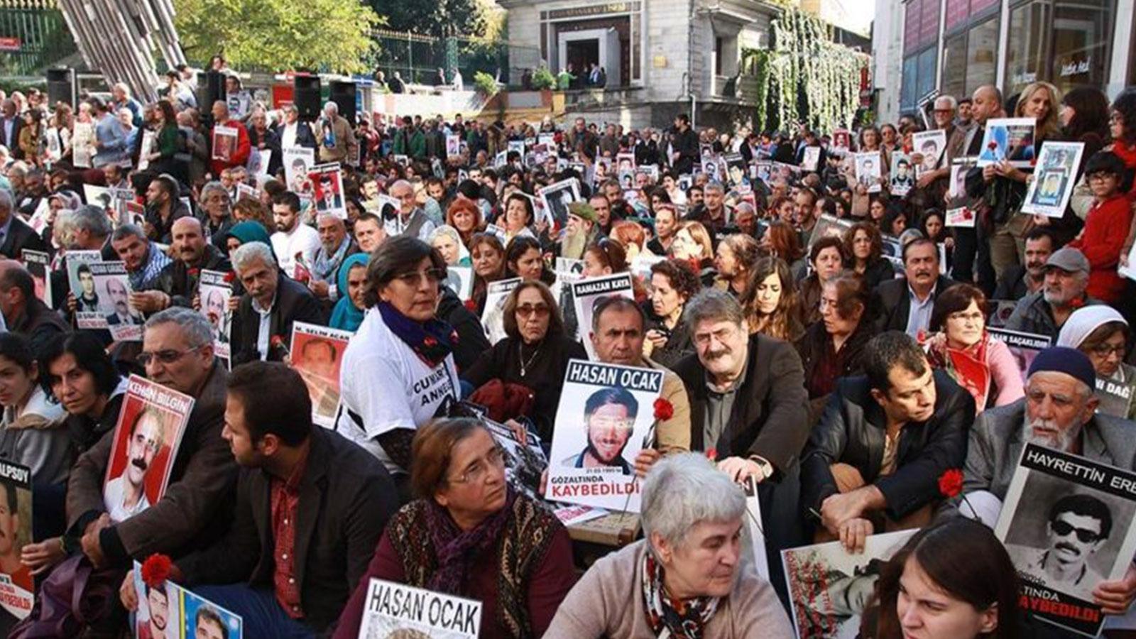 Cumartesi Anneleri'nden Fahrettin Altun'a tepki: Çifte standart