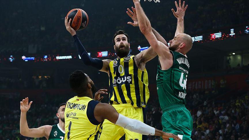 Fenerbahçe Beko seride öne geçti