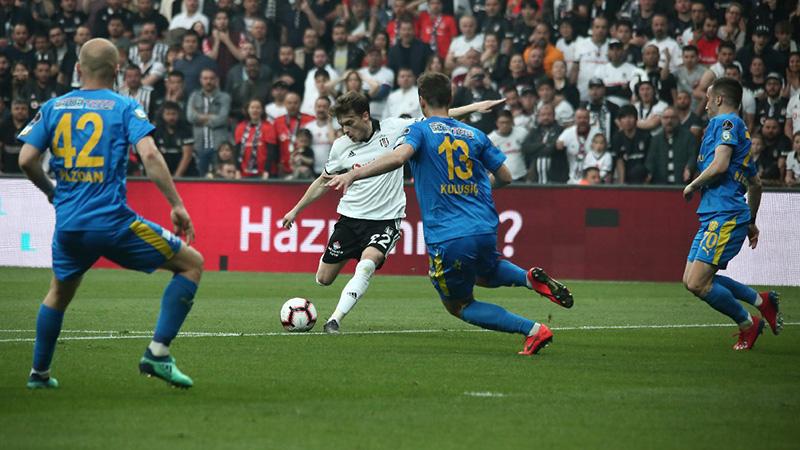 Farklı galip gelen Beşiktaş, zirveye ortak oldu