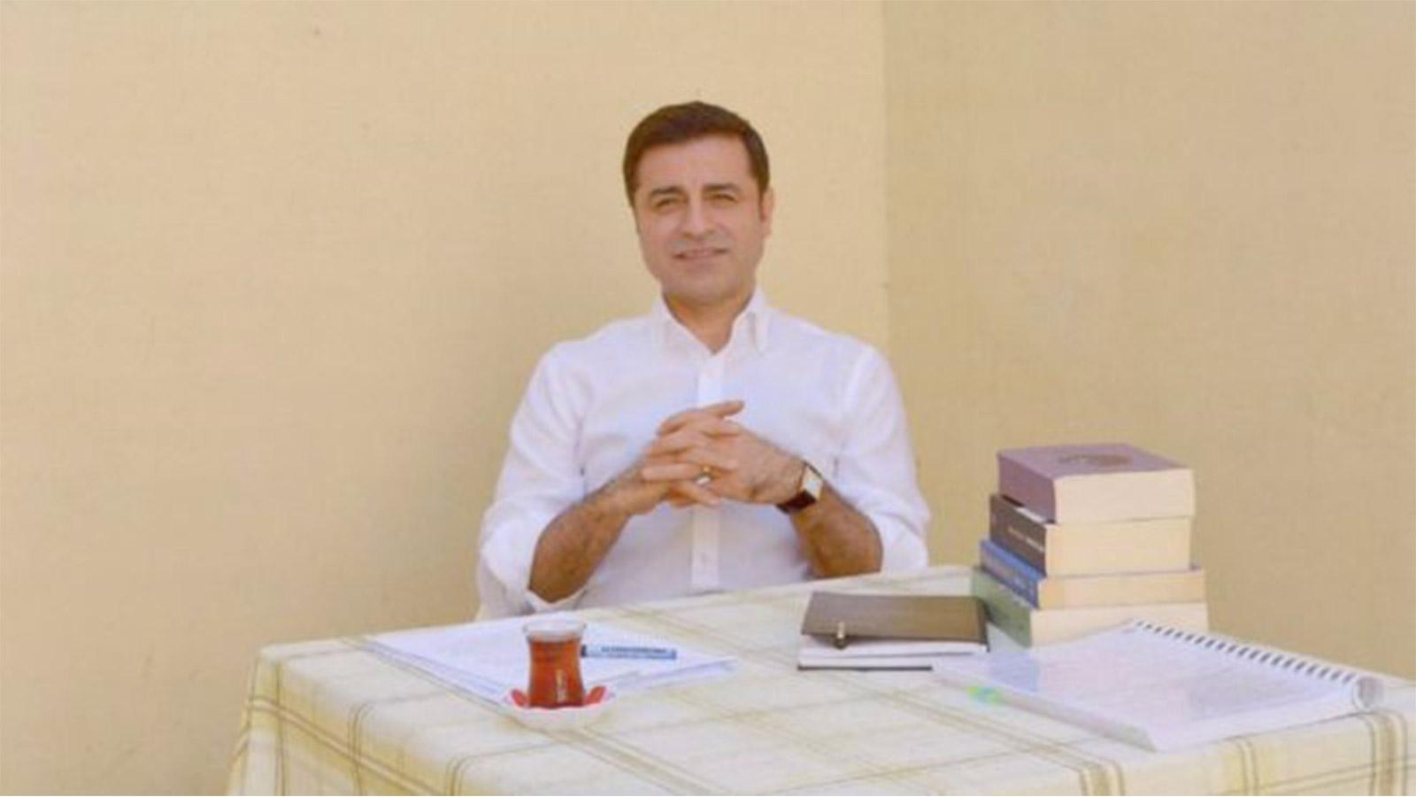 Demirtaş: Adalet Bakanlığı, krizi fırsata çevirip kısıtlamaları kalıcı hak gaspına dönüştürme gayretinde