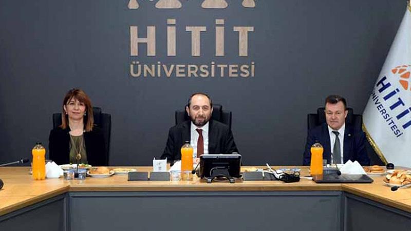 Hitit Üniversitesi Rektörü 'Pazarlıkları gördüm' dedi, bir daha aday olmadı