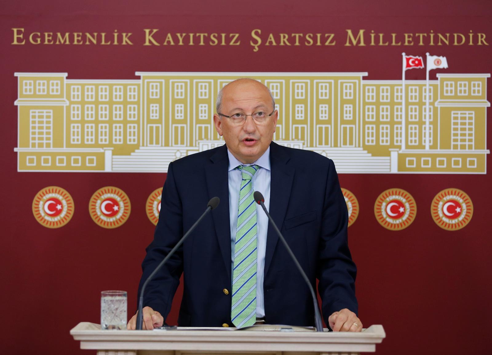 CHP’li Çakırözer: Kızgın demir basın özgürleşirse soğur