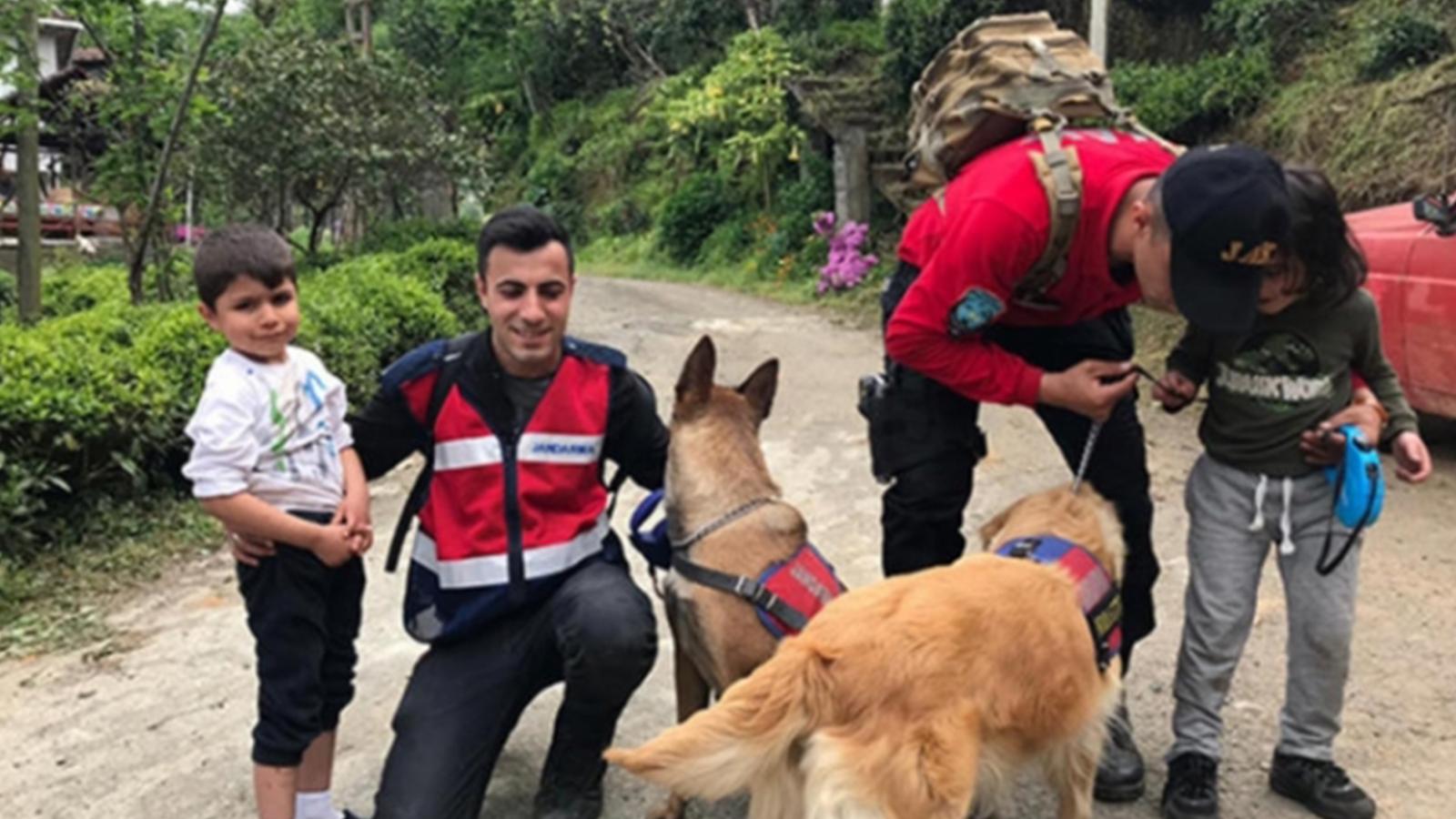 Rize Valisi Kemal Çeber: Kayıp iki çocuğu akıllı köpeklerimizin 'kustuğu' bölgede bulduk