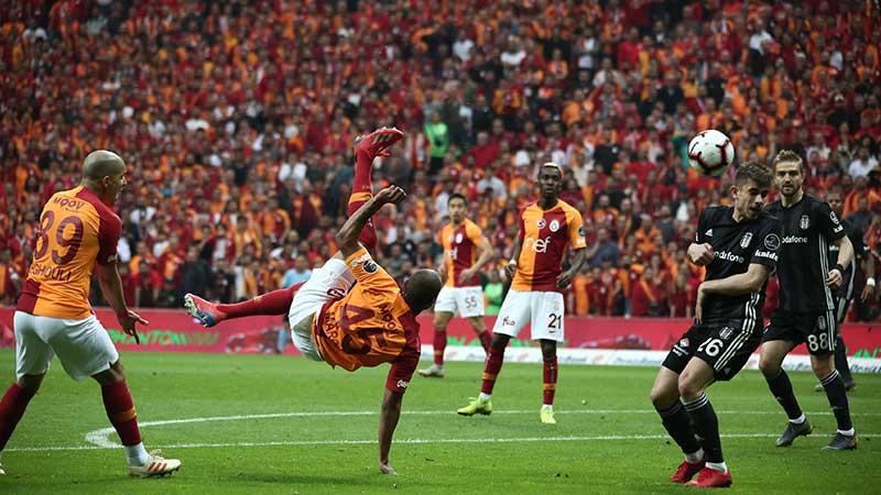 Derbide gülen taraf Galatasaray oldu; şampiyonluk yarışı kızıştı