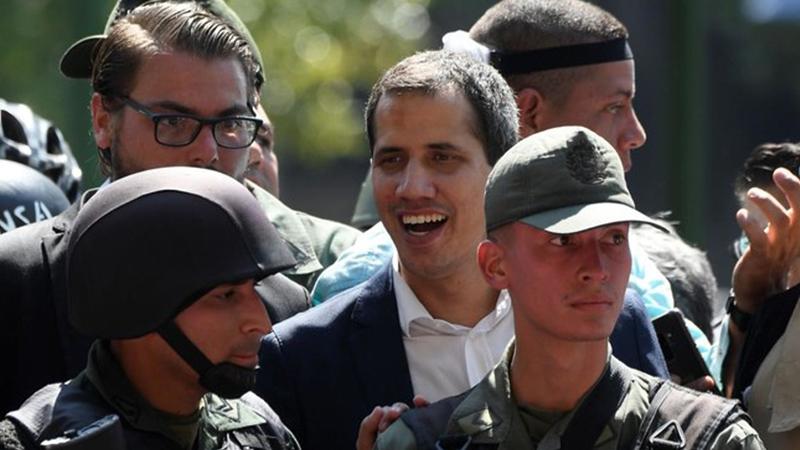 Venezuela'da Guaido yine tüm takipçilerini sokağa çağırdı