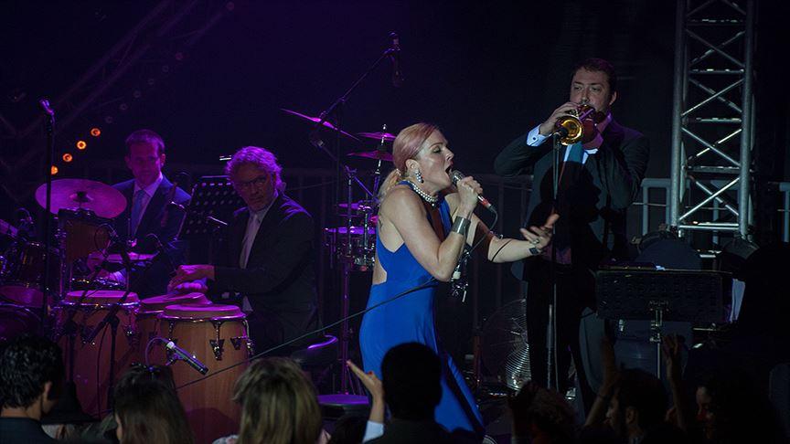 Pink Martini Ankara'da konser verecek