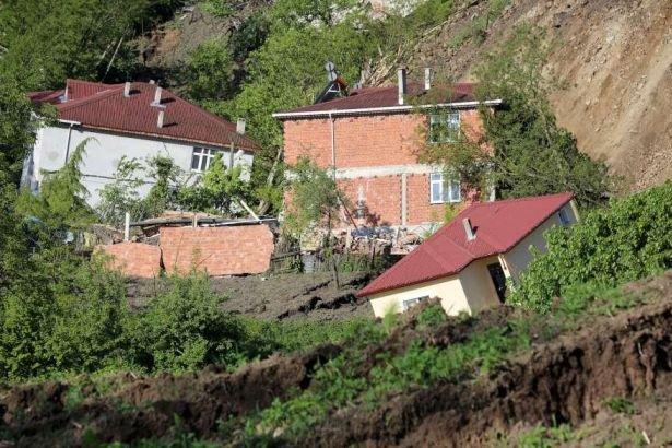 Ordu'da heyelan: 15 ev çöktü. Mahalle tahliye edildi