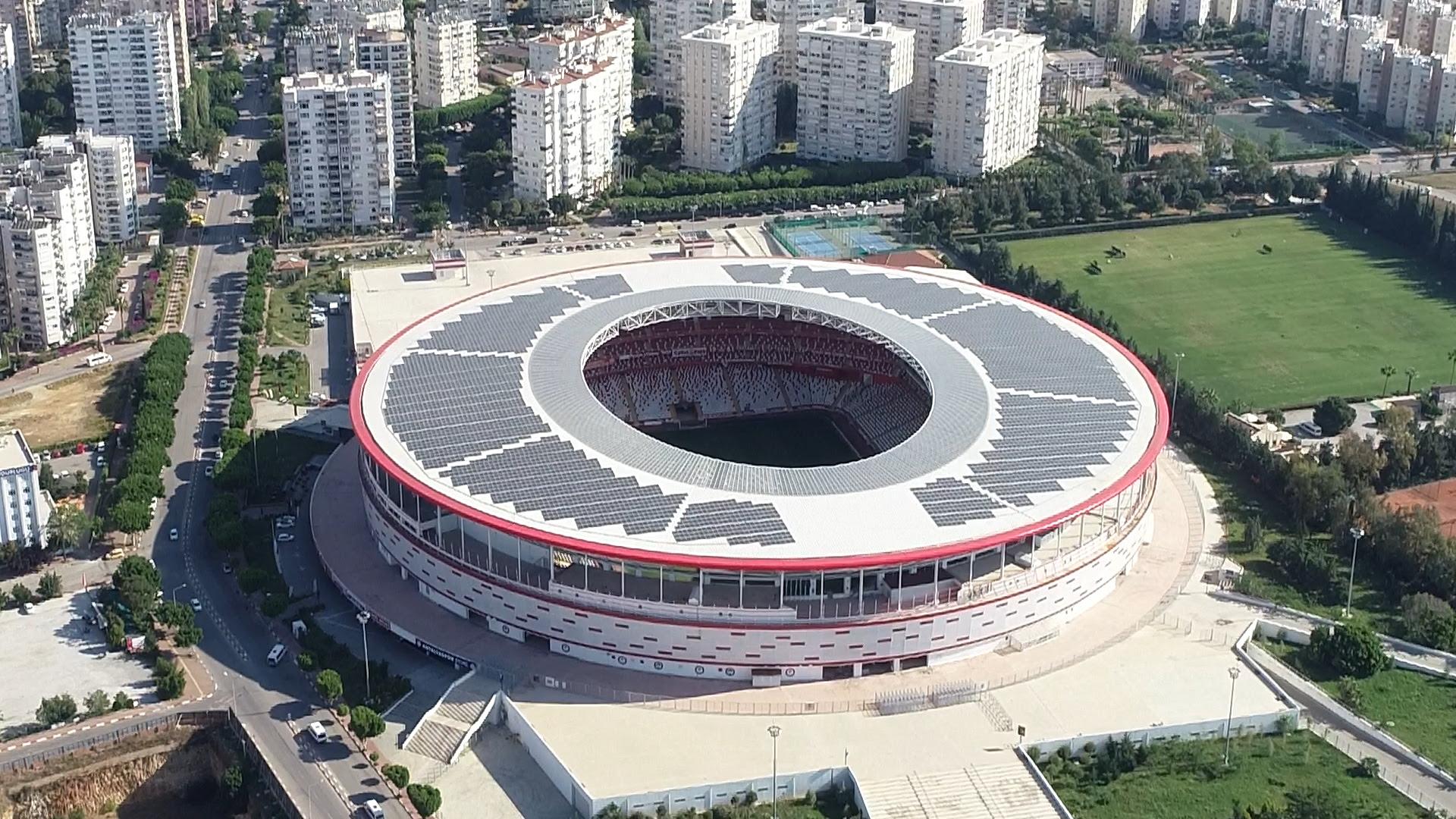 "Güneş için Omuz Omuza" projesi: Süper Lig’deki statlarda güneş enerjisinin kullanılması hedefleniyor