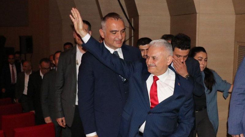 Binali Yıldırım operadaki protestoya yanıt verdi