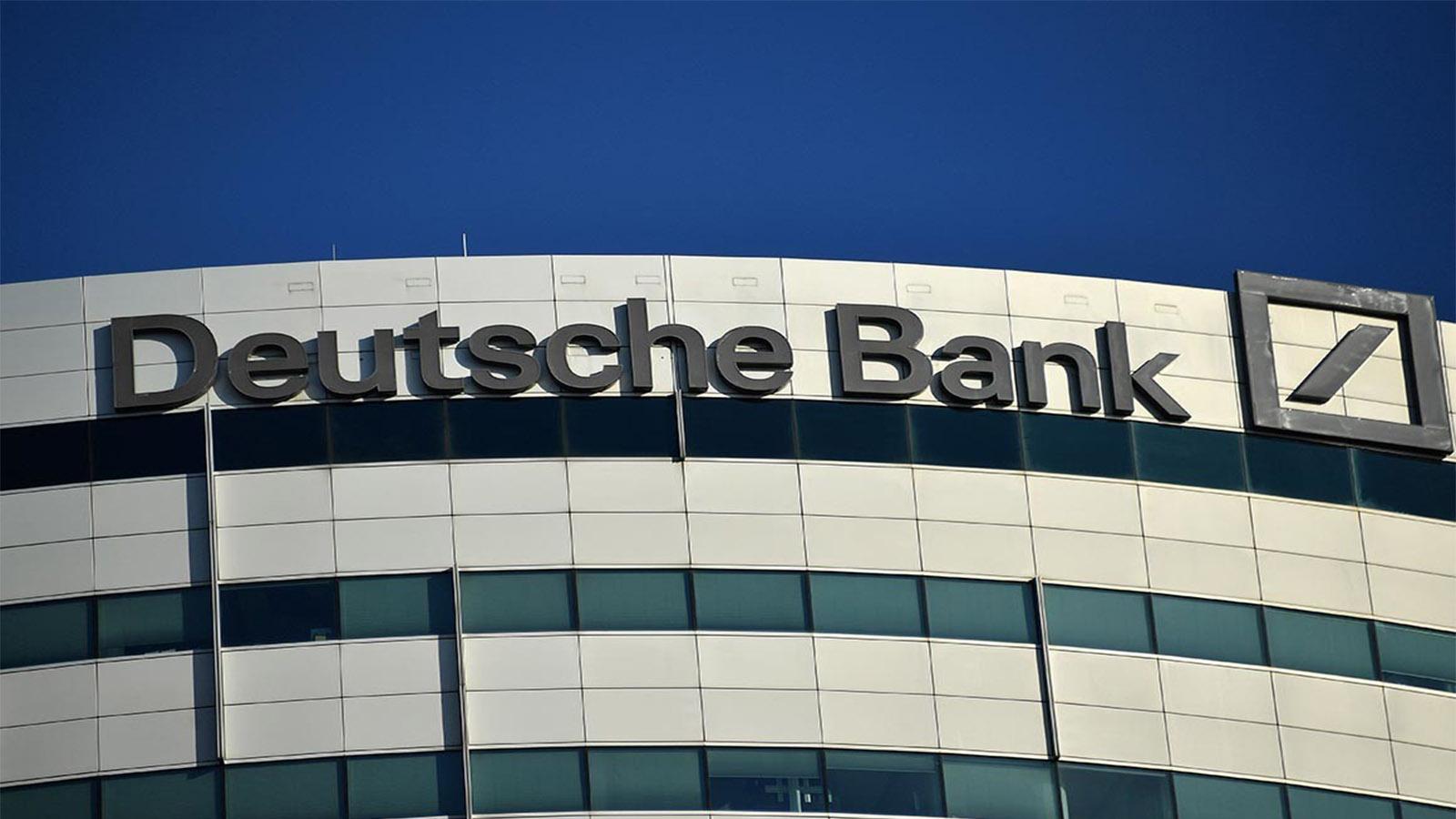 Fitch Ratings, Deutsche Bank'ın kredi notunu düşürdü 