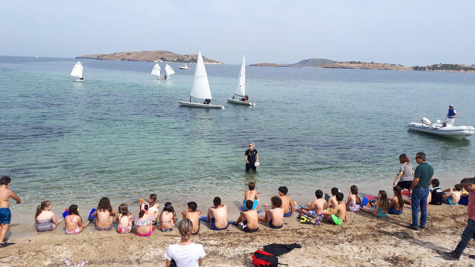 Foça'da deniz 1 ton 'hafif'ledi