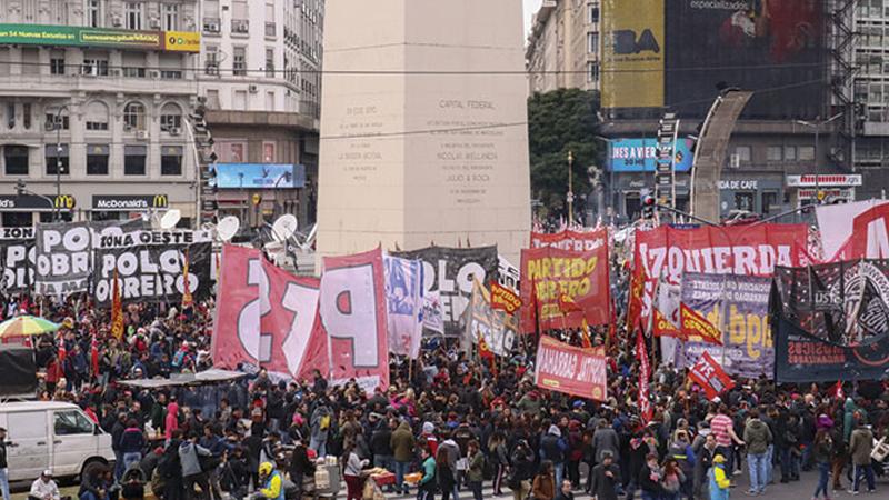 Arjantin'de halk hükümete karşı beşinci kez genel grevde