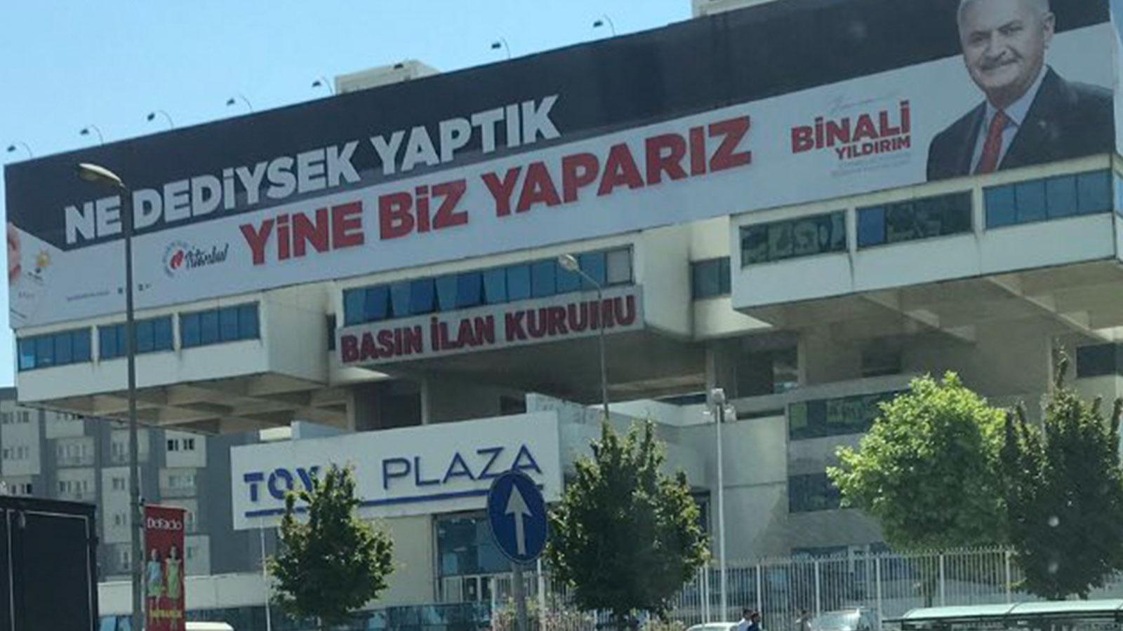 "Basın İlan Kurumu binasına Binali Yıldırım afişi asıldı"