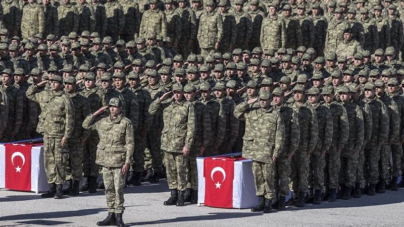 Bedelli askerlerin yemin töreninde İzmir Marşı okutulmadı