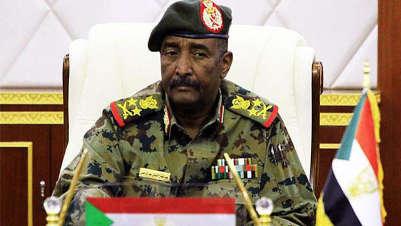 Sudan'da ordu 35'ten fazla protestocuyu öldürdü, Genelkurmay Başkanı 9 ay içinde seçim yapılacağını açıkladı