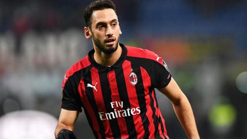 Hakan Çalhanoğlu, Galatasaray iddialarına noktayı koydu