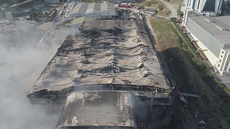 Kocaeli'de 5 işçinin hayatını kaybettiği fabrikadaki yangın tamamen söndürüldü