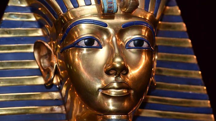 Mısır, Tutankhamun'un altın heykel başının Britanya'da müzayedeye çıkarılmaması için çağrıda bulundu