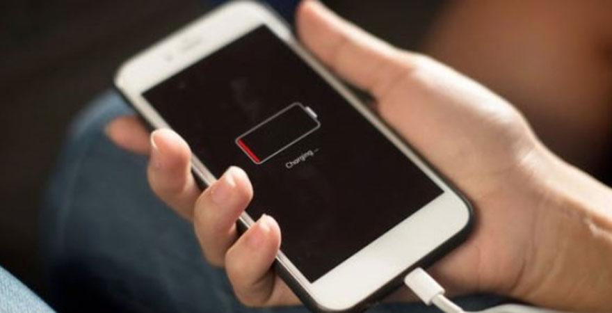 iPhone'lardan Lightning girişi kaldırılıyor