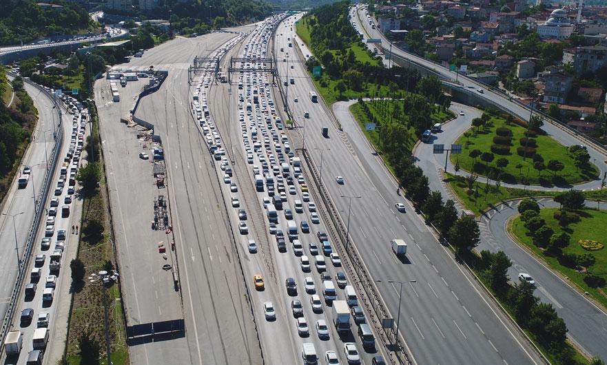 İstanbul trafiğinde son durum; köprülerdeki çalışma alternatif yolları da kilitledi