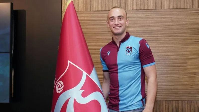 Trabzonspor, yeni transferi KAP'a bildirdi