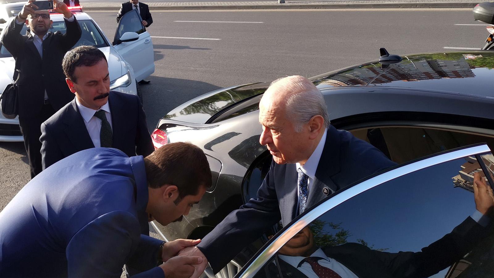 "Olası bir erken seçimde MHP tüm yanlış hamleleri AKP’ye fatura ederek başına geleceklerden kurtulmaya çalışacak"