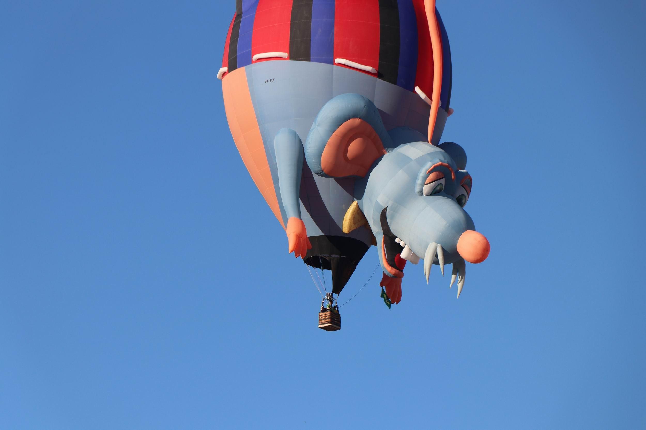 Türkiye'nin ilk balon festivali Kapadokya'da başladı