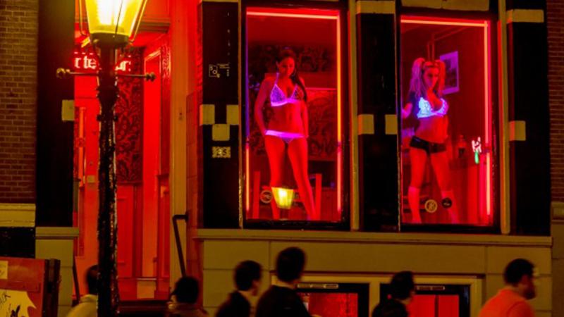 Amsterdam’da ünlü Red Light District'te genelevlerin kapatılması gündemde