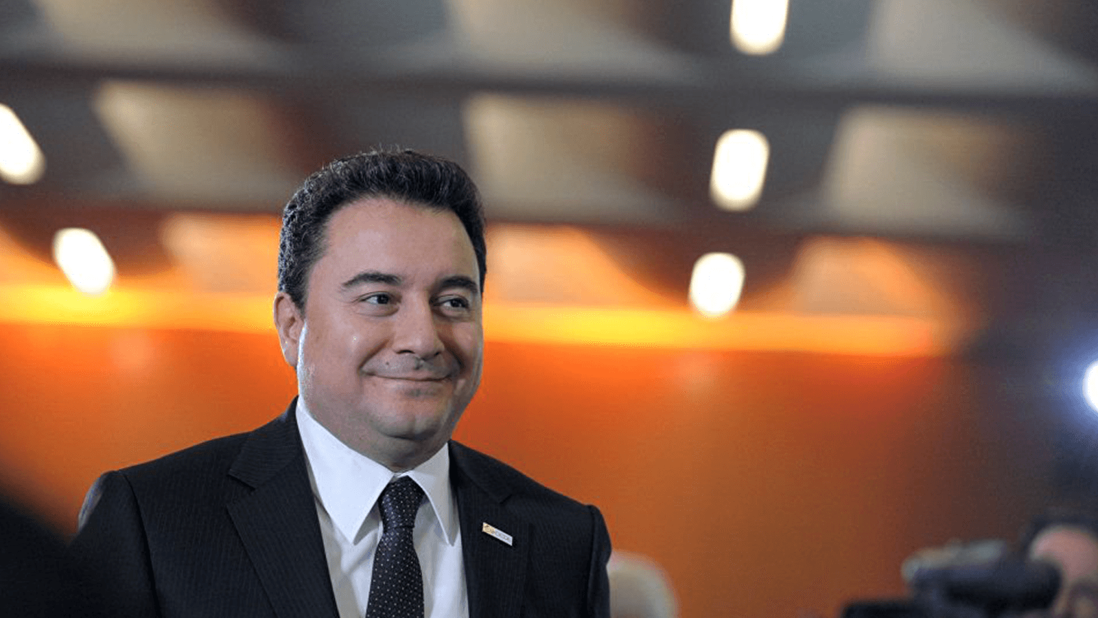 Ali Babacan, AKP'den istifa ederek yeni parti çalışmalarını ilan etti